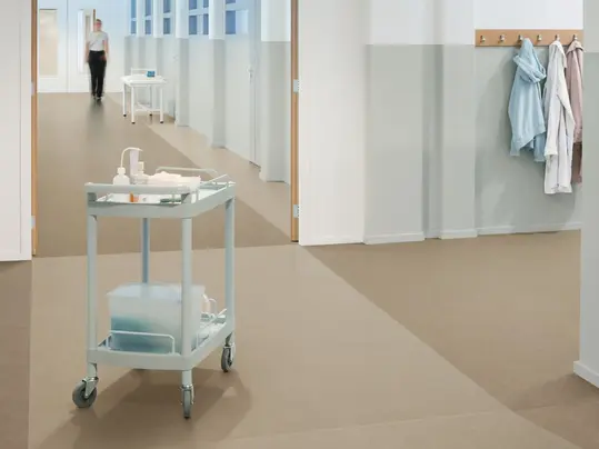 Revêtement de sol santé circulations hôpital | Forbo Flooring Systems
